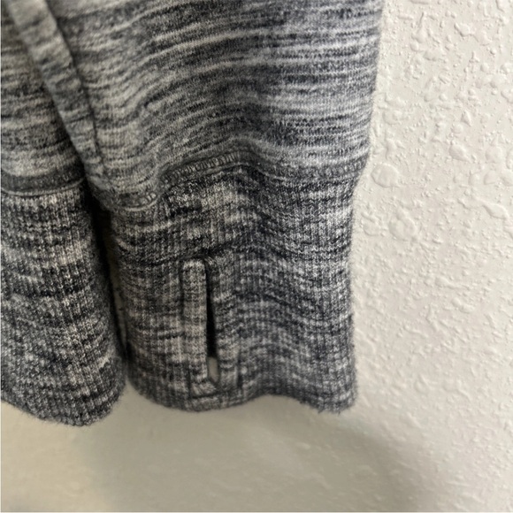 L.L. Bean Women’s Sm Cozy Fleece Pullover Sweatshirt Thumbholes Cowl Neck Gray - Picture 5 of 12